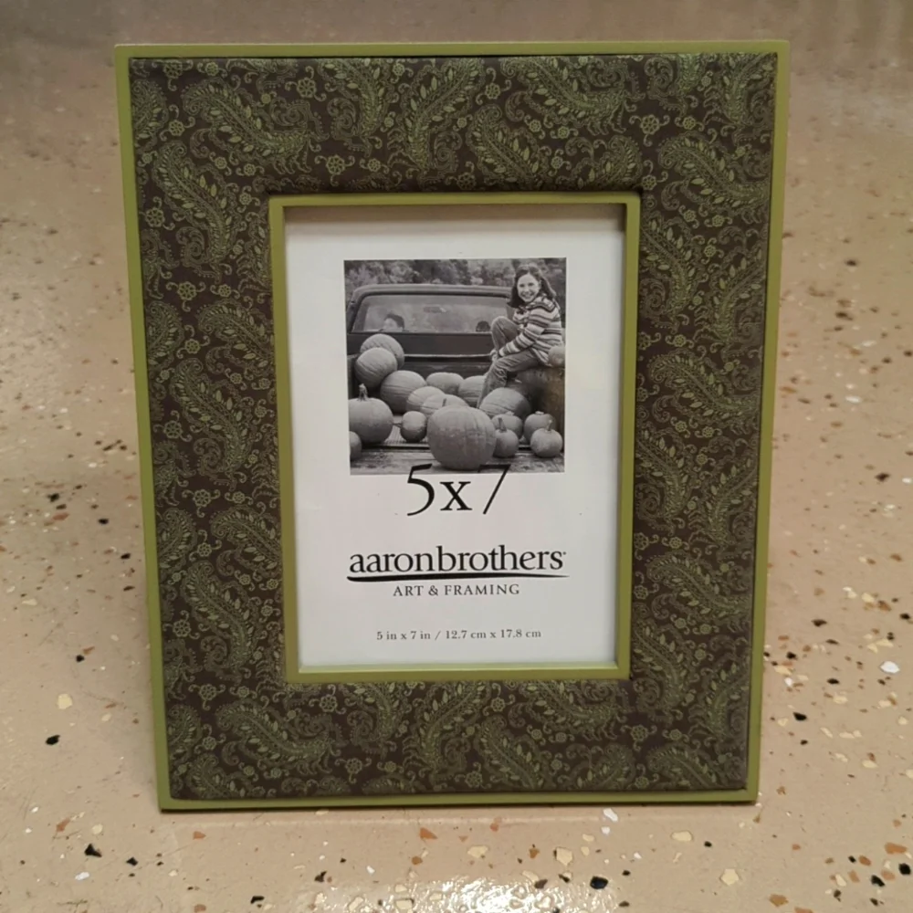 2 Picture 🖼️ frames - Picture 3 of 3